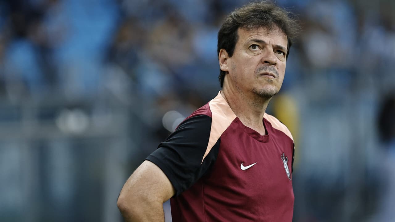 Análise do Corinthians sob o comando de Diniz: destaques em ascensão e nomes à procura de espaço