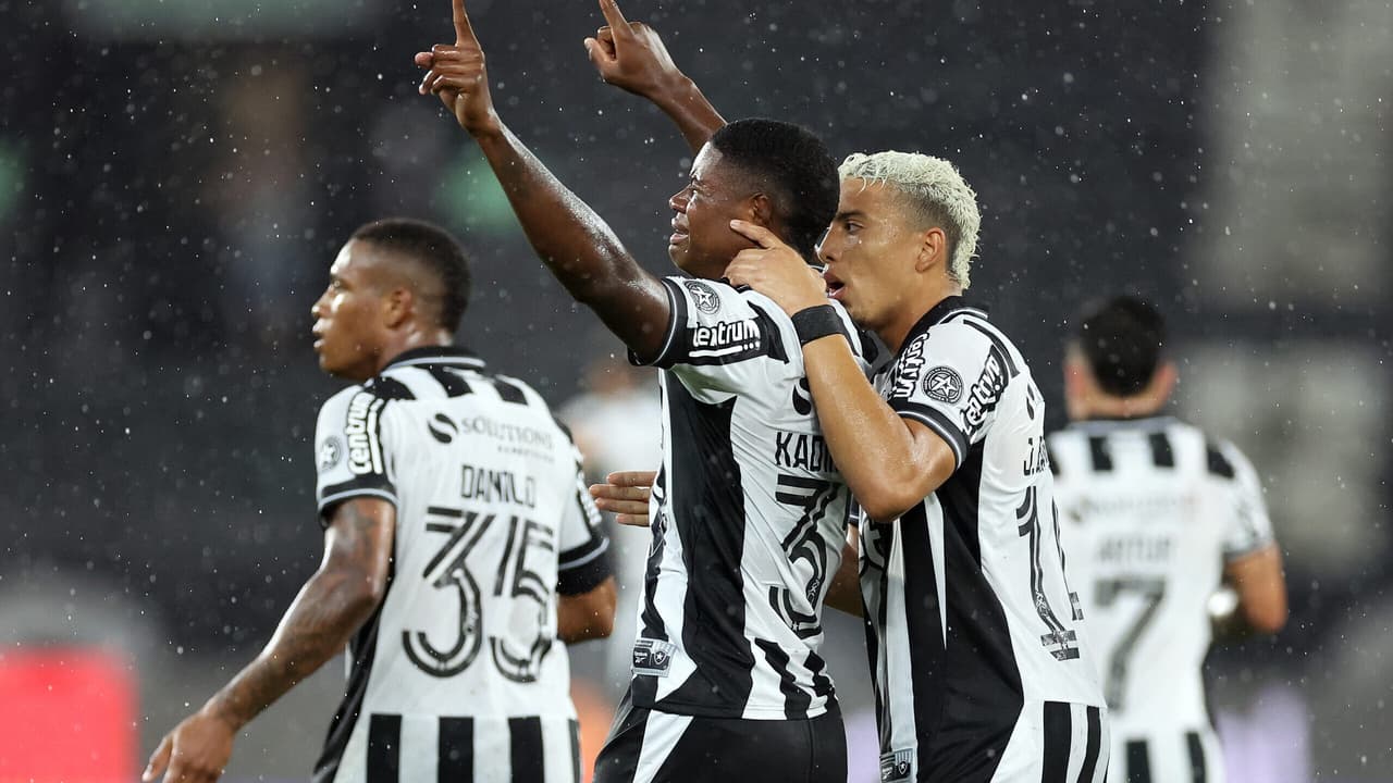 Christiansen rebate pressão da imprensa e confirma Kadir Barría como reserva na Copa do Mundo — Futebol