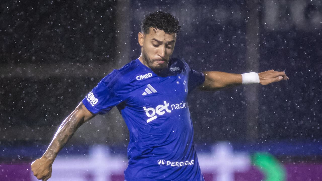 Kaique Kenji brilha na virada do Cruzeiro e dedica vitória a colega em momento difícil