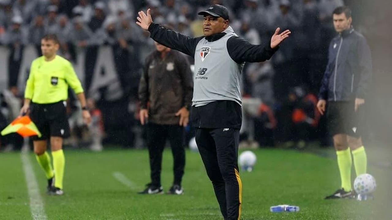 Roger Machado abre o jogo sobre o futuro de Arboleda e Maik no São Paulo — Futebol