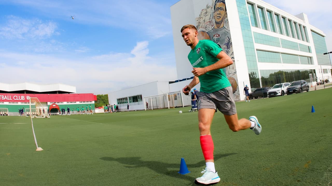 Castillo em dúvida no Flu por corte na canela; Hulk estreia nos treinos e anima torcida — Futebol