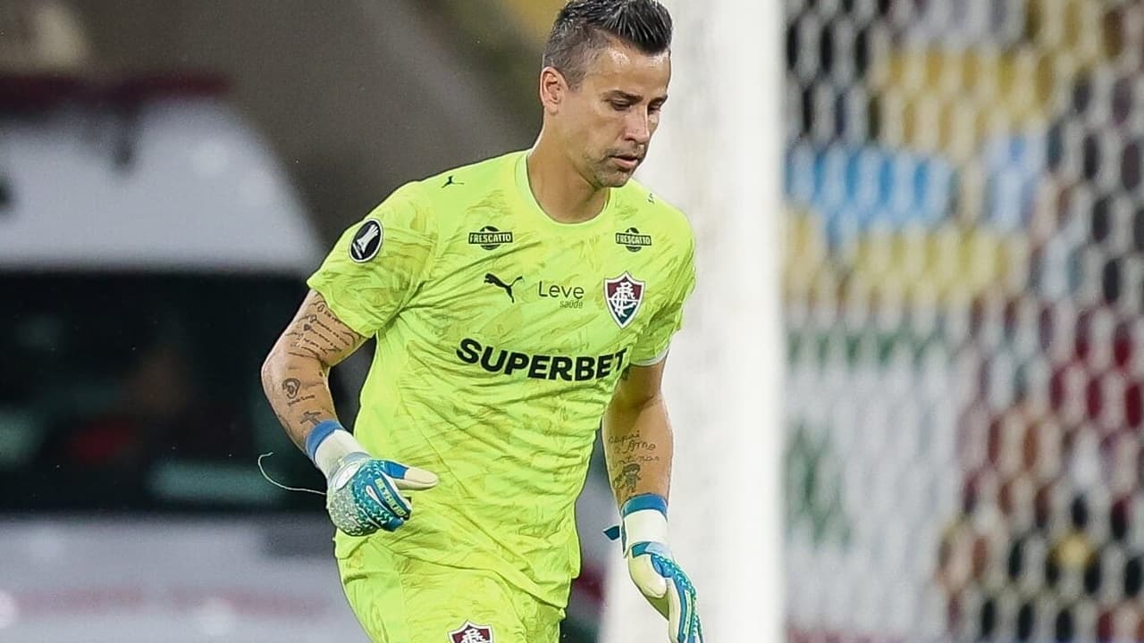 Fábio aponta falhas coletivas e cobra atenção total no Fluminense após triunfo na Liberta — Futebol