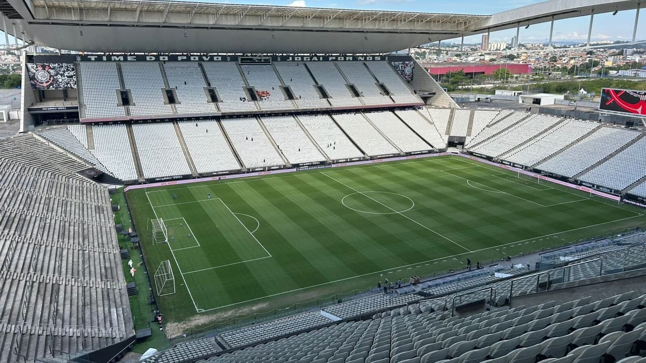 Majestoso no Brasileirão: IA aposta em triunfo tricolor por 2 a 1 contra Timão de uniforme novo — Futebol