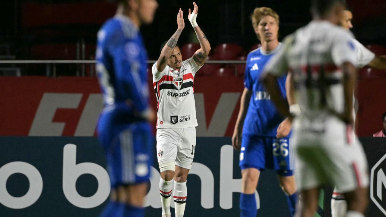 Dorival Júnior inicia reconstrução emocional do São Paulo em noite de reencontro no Morumbi — Futebol