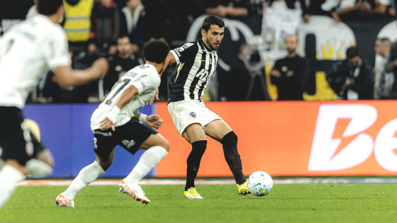 Alonso destaca superioridade do Atlético, mas cobra mais eficiência após derrota para o Corinthians — Futebol