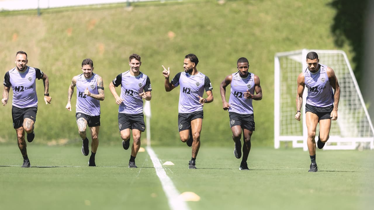 Victor Hugo pode voltar a tempo: Domínguez define time do Galo contra o Cienciano — Futebol