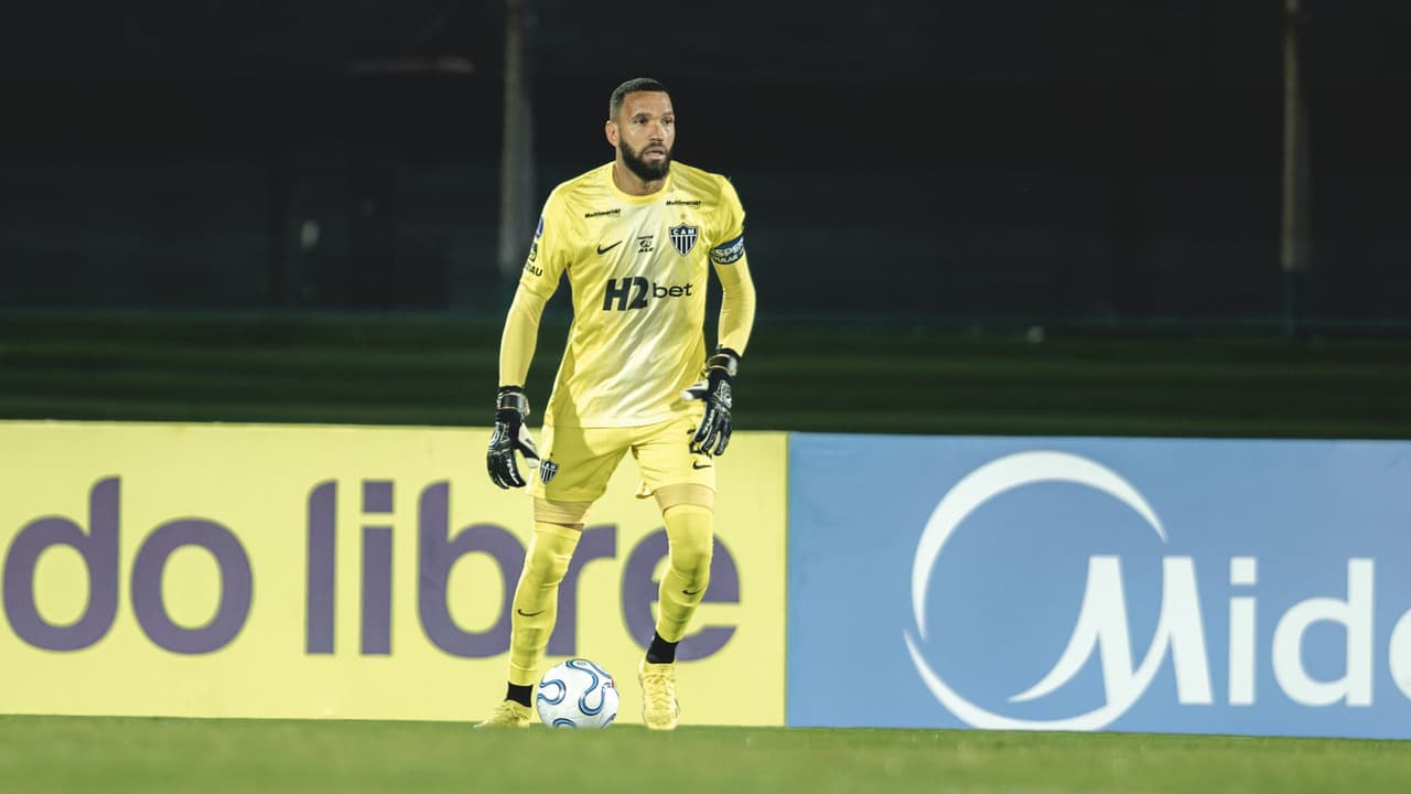 Éverson destila frustração com 'sabor de derrota' após tropeço do Galo na Sul-Americana — Futebol