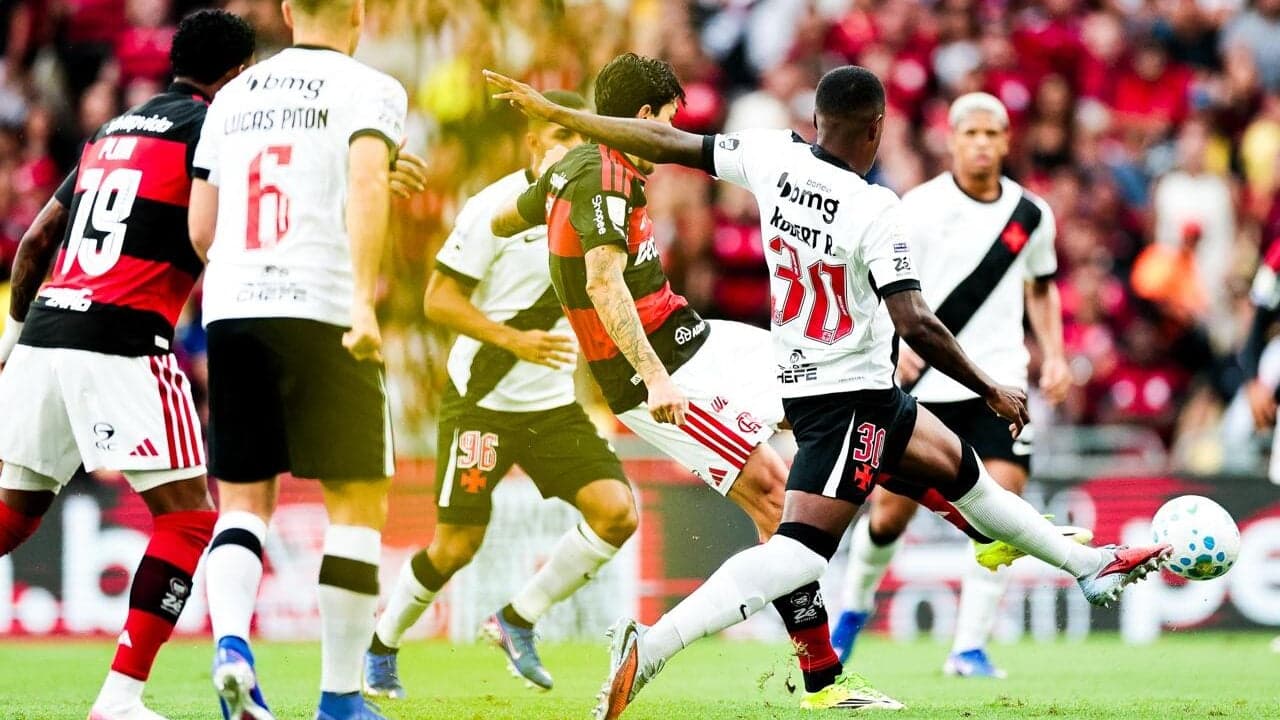 Empate Eletrizante no Maracanã: Vasco Resgata 2 a 2 Contra Flamengo com Ancelotti nas Arquibancadas — Futebol
