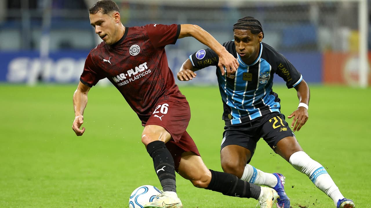 Grêmio Busca Empate nos Minutos Finais e Segue na Briga pela Ponta do Grupo na Sul-Americana — Futebol
