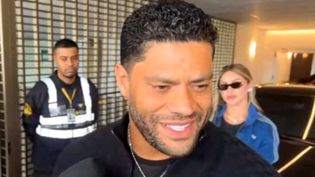 Hulk aterrissa no Rio e mobiliza torcedores do Flu: 'Quero o Maracanã lotado na minha estreia' — Futebol