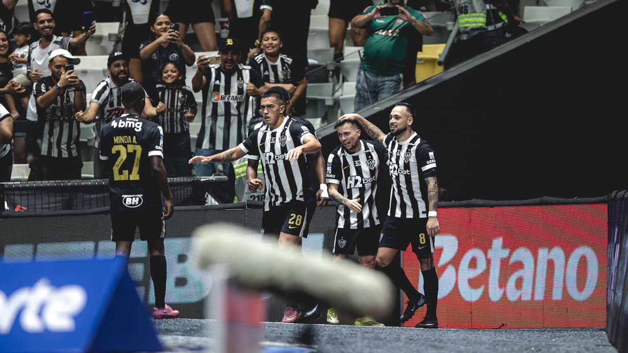 Domínguez destaca maturidade de Bernard e o impacto inteligente do atacante no Galo — Futebol