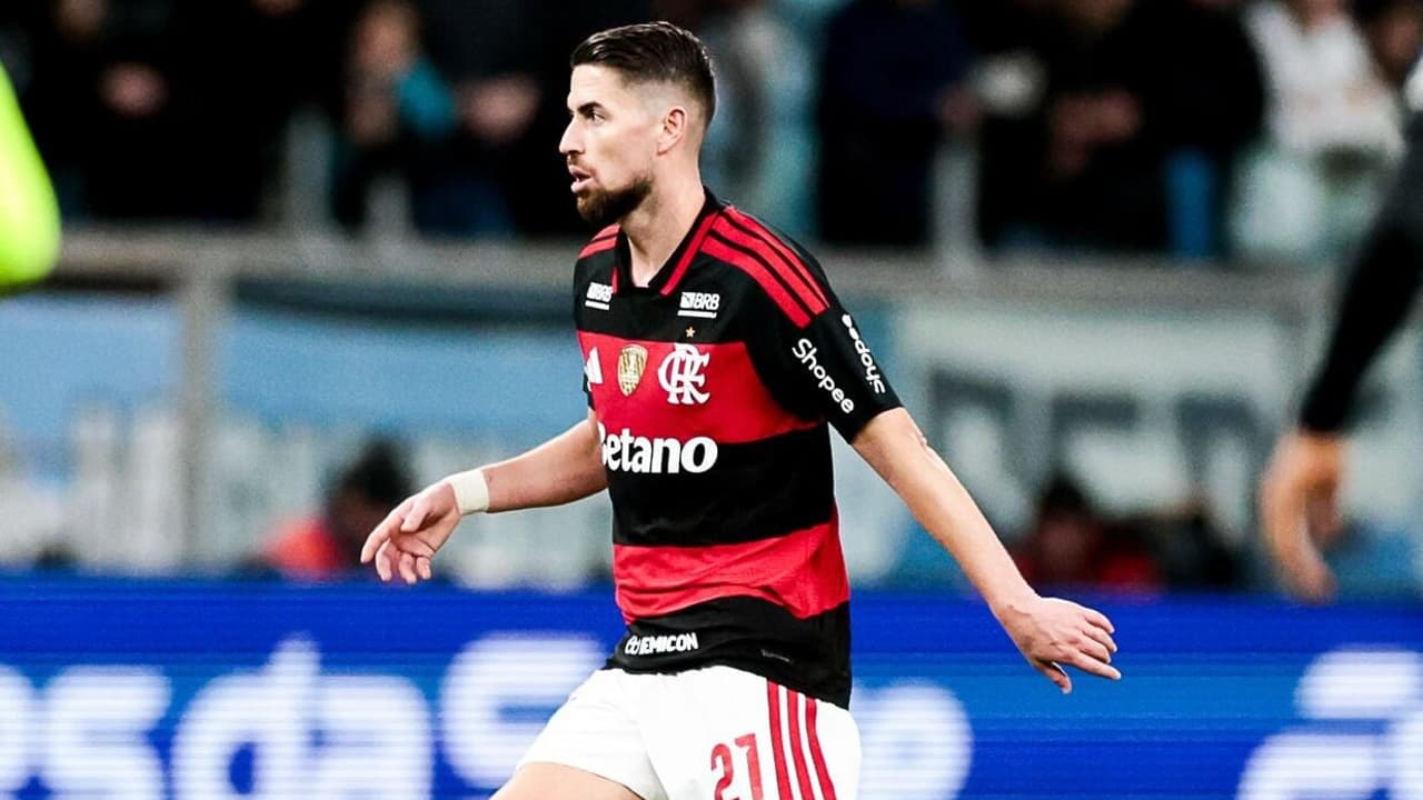 Flamengo Enfrenta Desafios no Meio-Campo em Projeção no Brasileirão