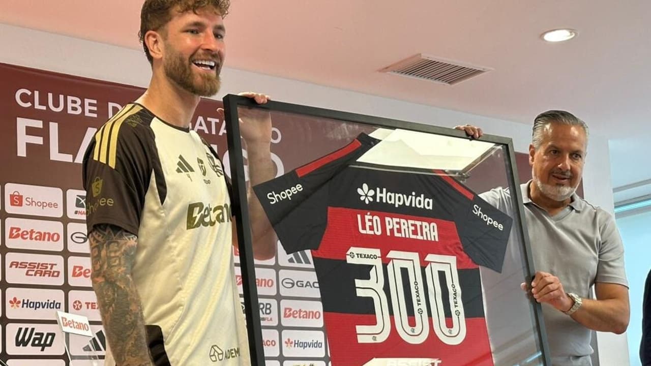 Léo Pereira É Homenageado pelo Flamengo ao Completar 300 Partidas Históricas — Futebol