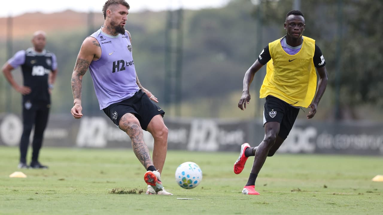 Domínguez lida com oito ausências e define plano para duelo contra o Vasco — Futebol