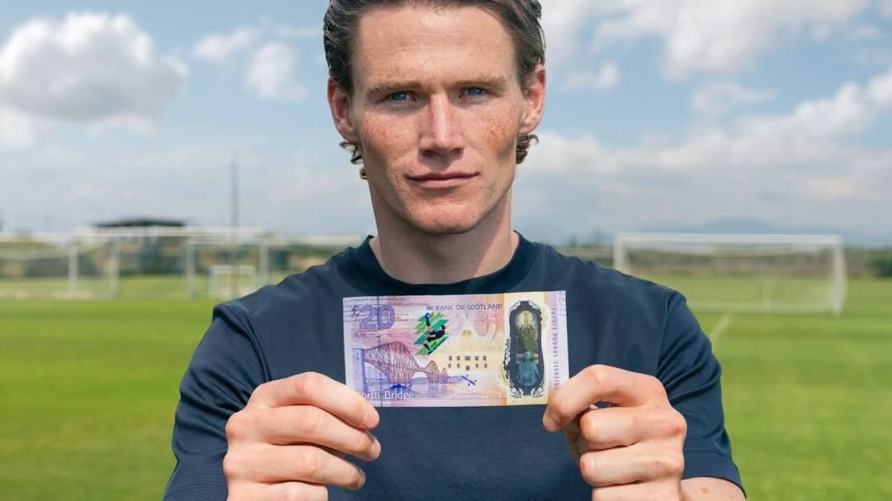 Rival do Brasil, McTominay ganha homenagem após gol histórico pela