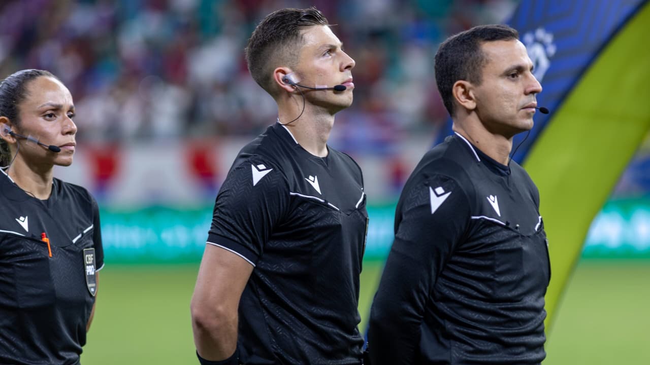 Jovem árbitro paranaense de 25 anos comanda São Paulo contra Botafogo no Morumbis — Futebol