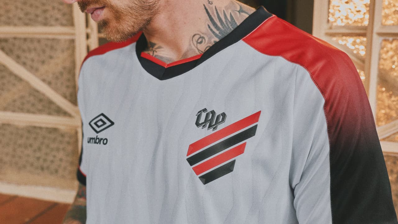 Athletico-PR lança camisa reserva 2026 com branco histórico e design inovador — Futebol