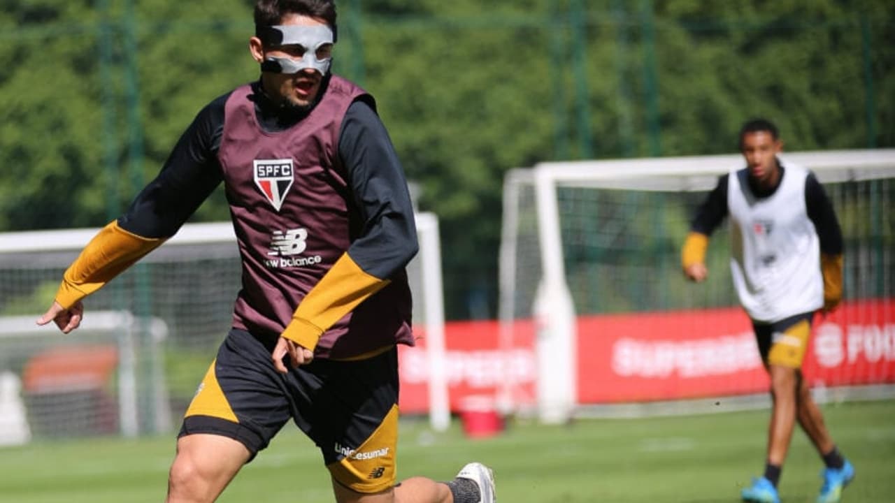 São Paulo anima torcida com retornos no treino antes do Juventude — Futebol