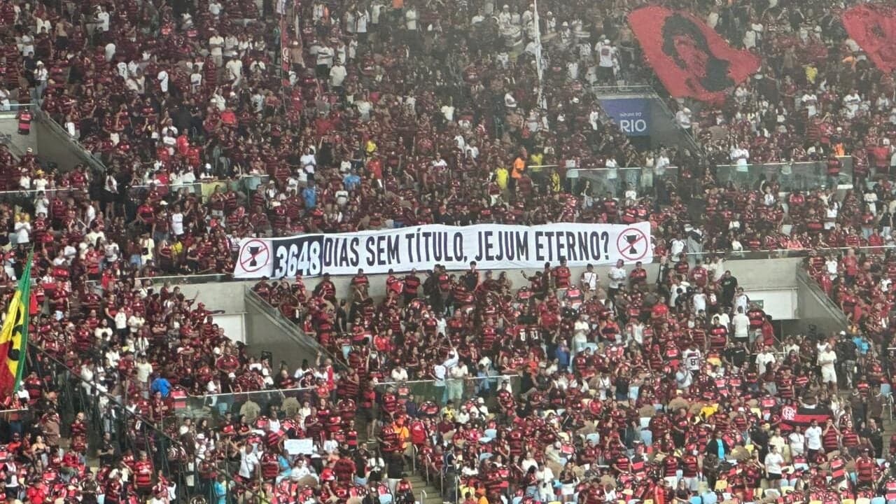 Flamengo Intensa Rivalidade no Maracanã: Torcida Alfineta Vasco com Provocação sobre o Jejum