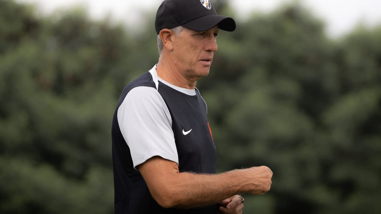 Vasco aposta em retornos e Adson titular para encarar Athletico-PR em São Januário — Futebol