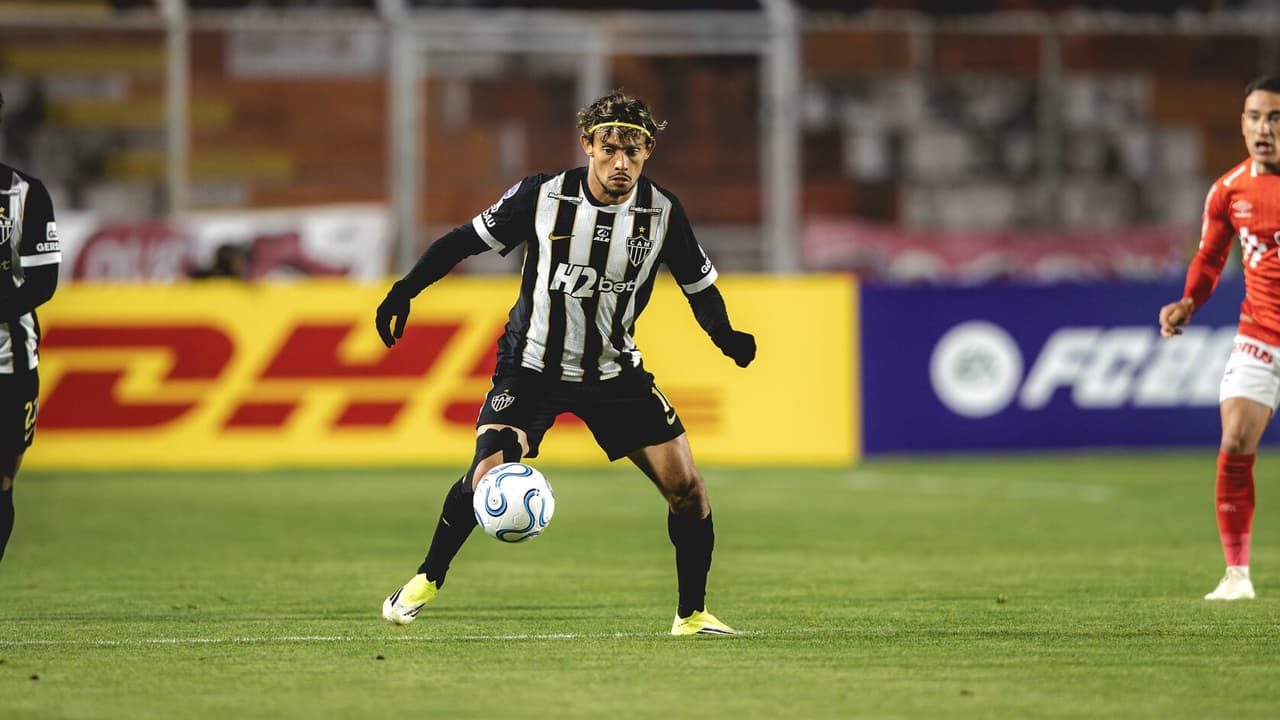 Cirurgia no joelho de Scarpa complica momento decisivo do Atlético-MG — Futebol