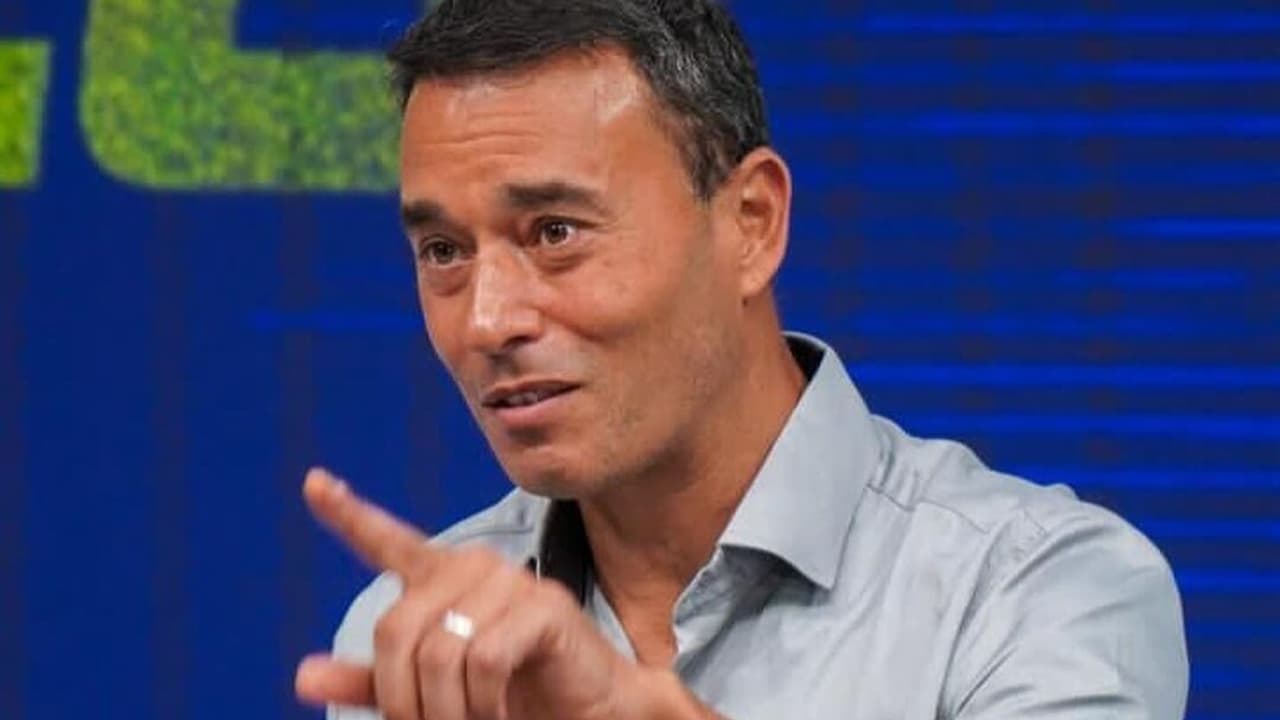 Rizek defende Paulinho e minimiza polêmica após gesto de silêncio no Maracanã — Futebol