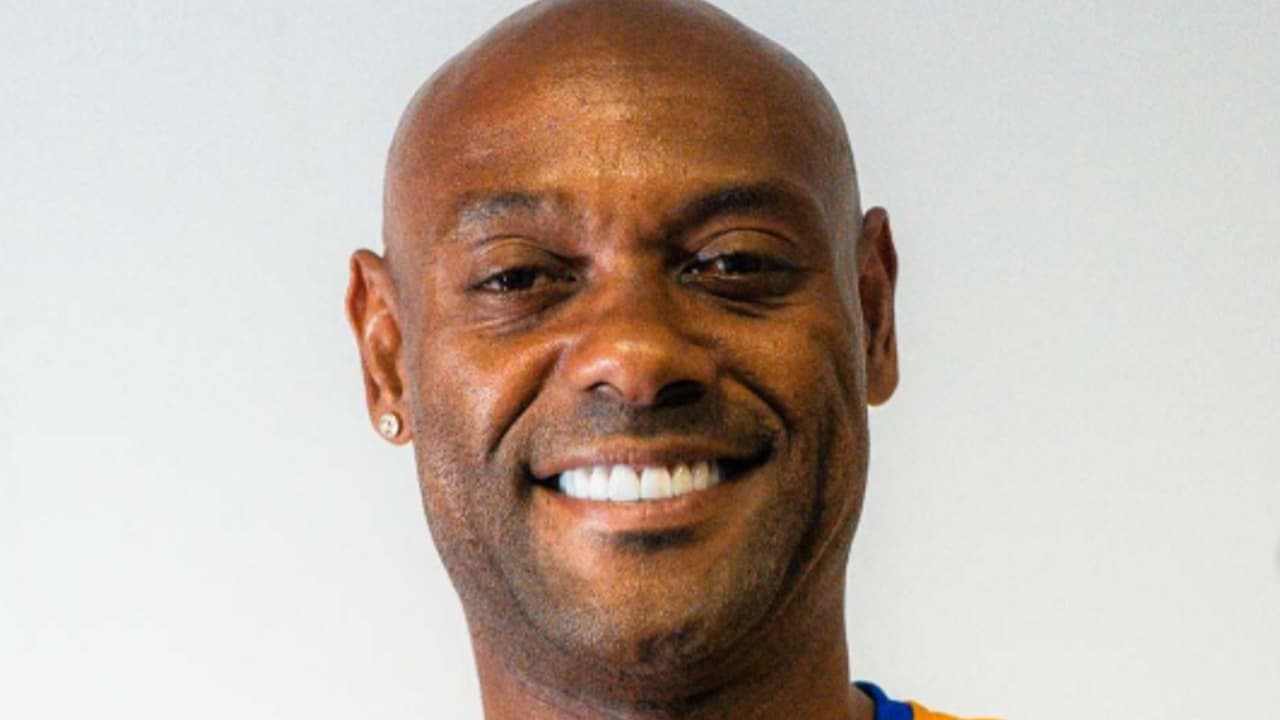 Vagner Love, o 'Artilheiro do Amor', agora brilha na ESPN: Ídolo rubro-negro reforça equipe de comentaristas!
