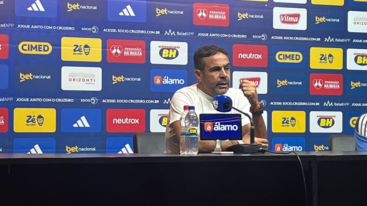 Artur Jorge critica inteligência da equipe após revés no clássico contra o Cruzeiro
