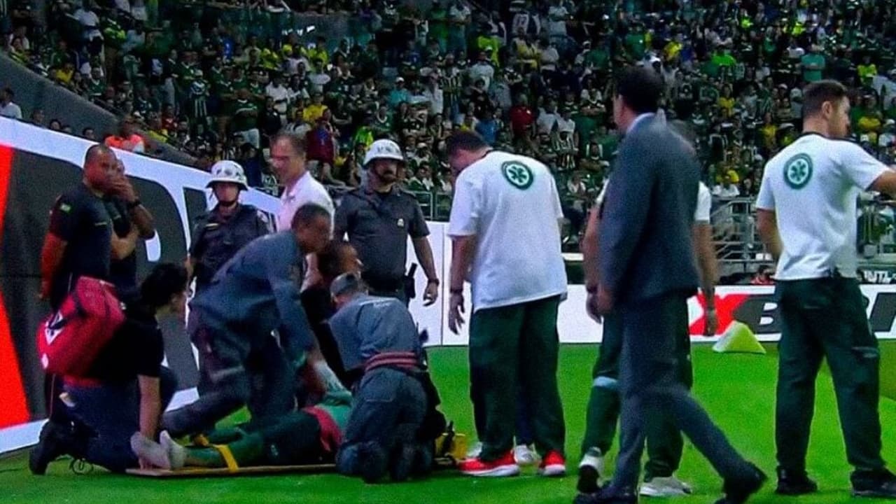 Palmeiras registra BO e bloqueia venda de ingressos para torcedor que invadiu o gramado