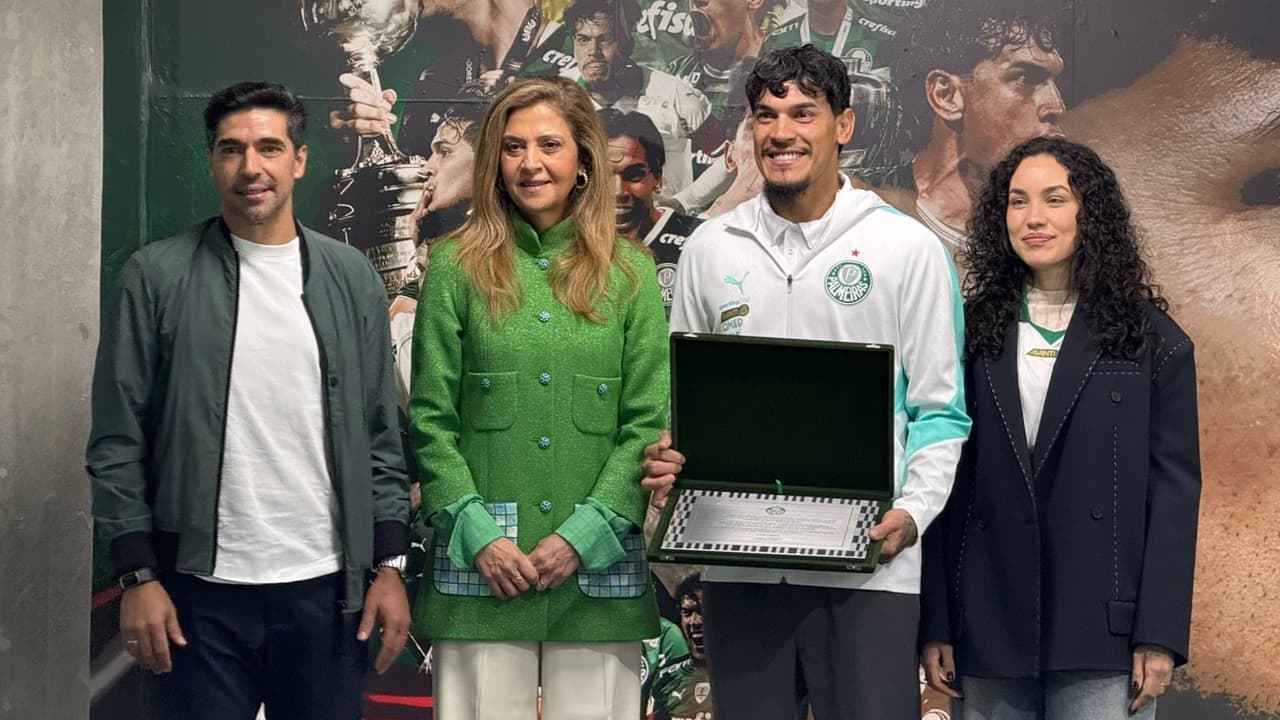 Gómez Recebe Homenagem de Leila: Reconhecimento ao Maior Vencedor da História do Palmeiras