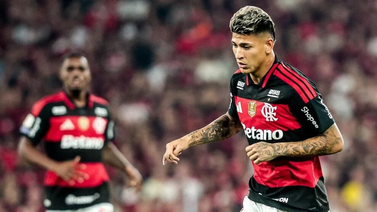 Expulsão de Carrascal revolta torcida do Flamengo no clássico contra o Palmeiras — Futebol