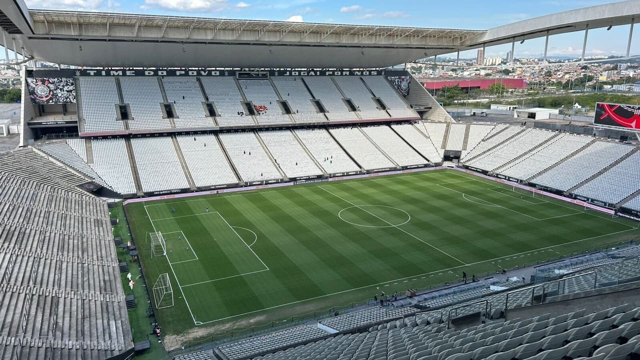 Majestoso no Brasileirão: Timão estreia uniforme preto histórico contra Tricolor em busca da reação — Futebol