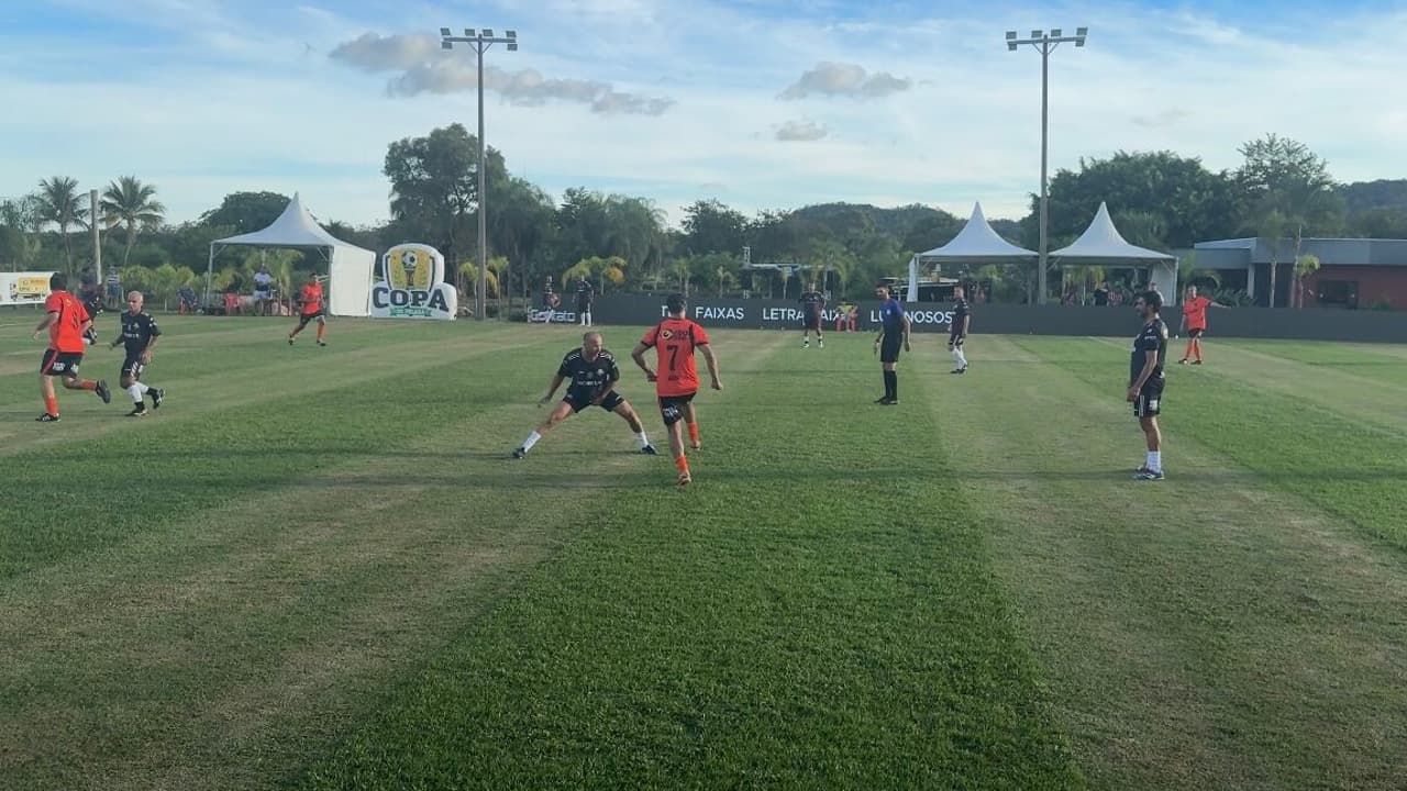 Finais da Copa de Pelada 2026: Lance!TV transmite ao vivo duelos épicos com lendas do futebol — Futebol
