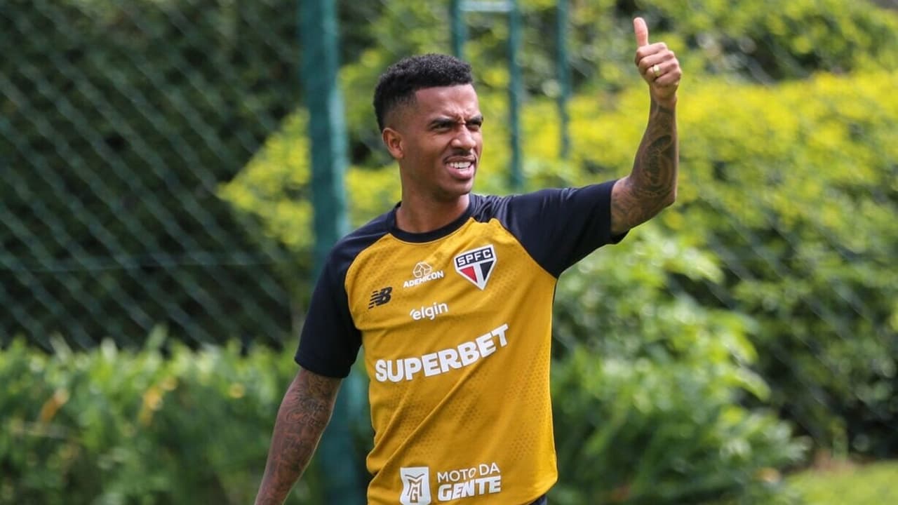São Paulo vê Marcos Antonio retomar os treinos com força total após derrota para o Fluminense — Futebol