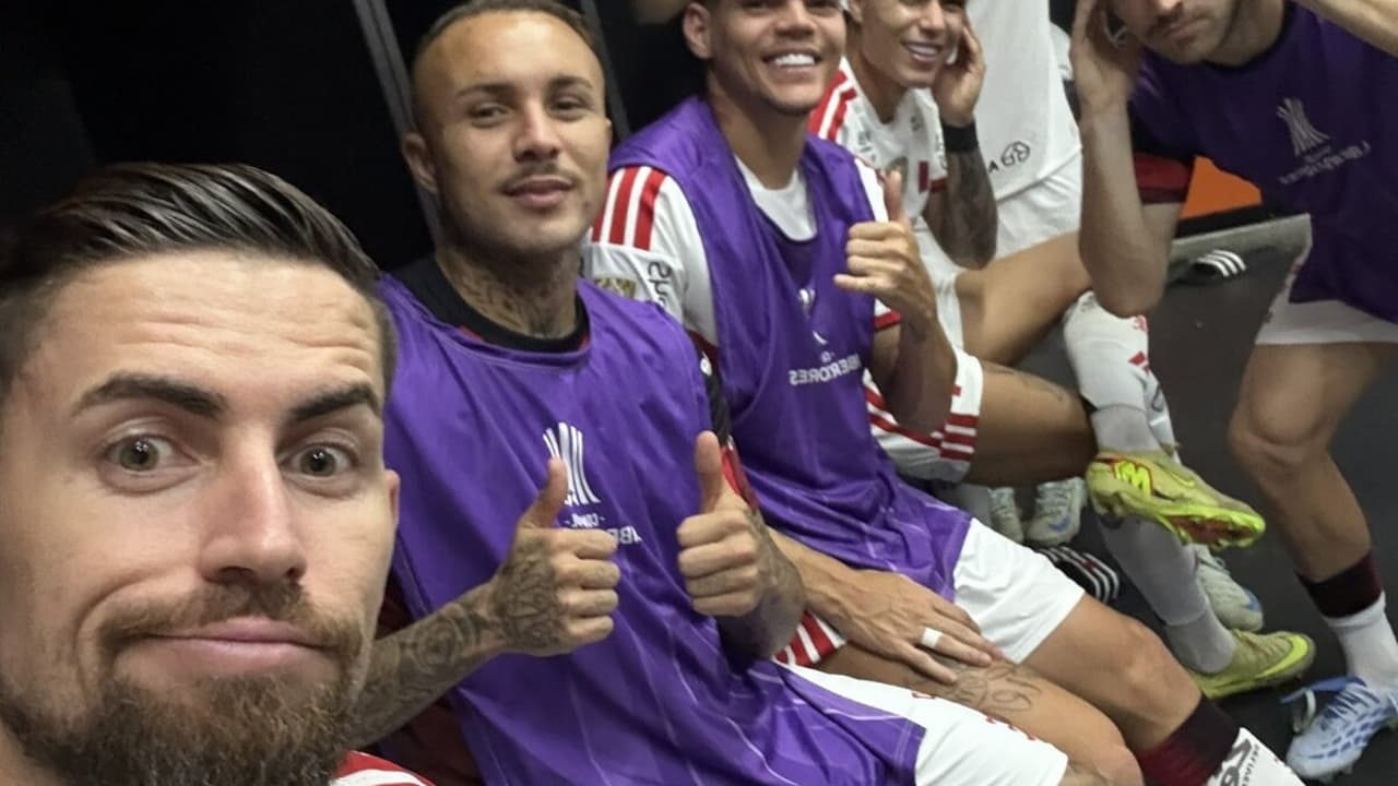 Jorginho, do Flamengo, tranquiliza torcedores com foto no vestiário: Estamos bem Amidra Confusão na Colômbia