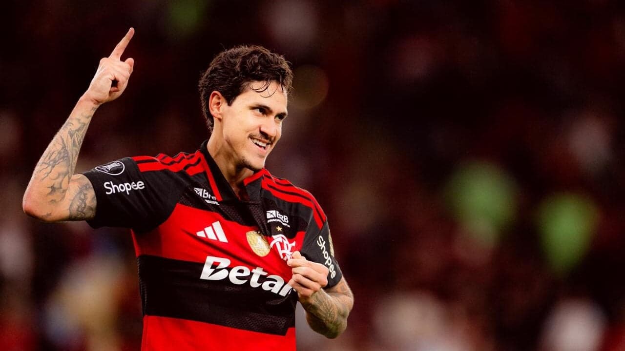 Pedro se Reinventa no Flamengo e Intensifica Debate sobre sua Exclusão da Seleção