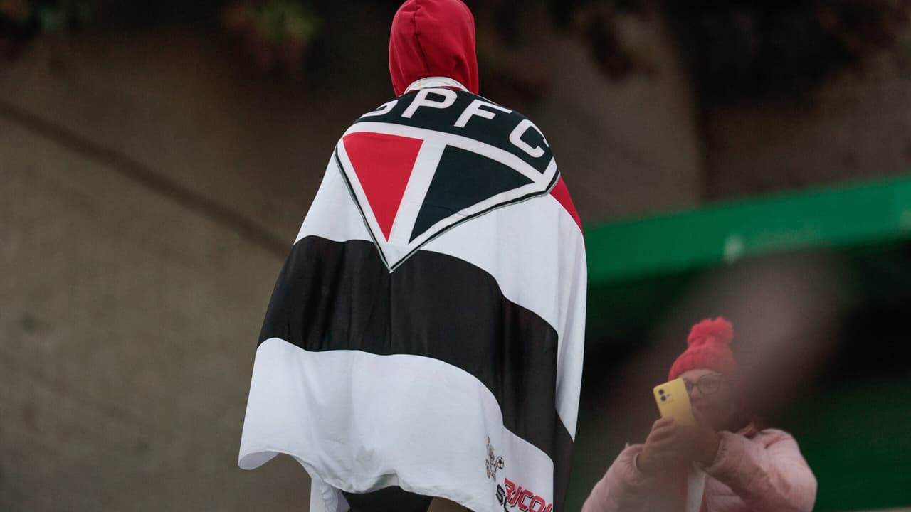 São Paulo afunda em crise: torcida implora por trégua no caos político e sonha com Dorival — Futebol