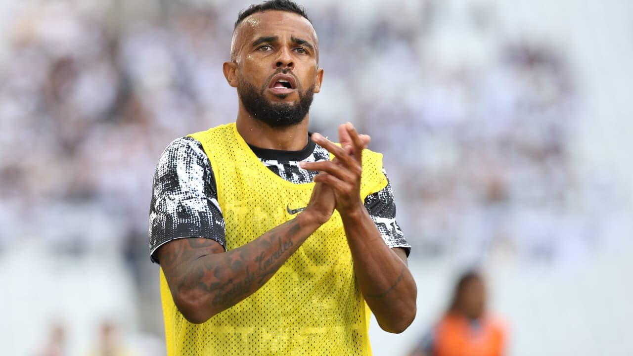 Corinthians: reintegrado por Diniz, Alex Santana soma poucos minutos em 2026