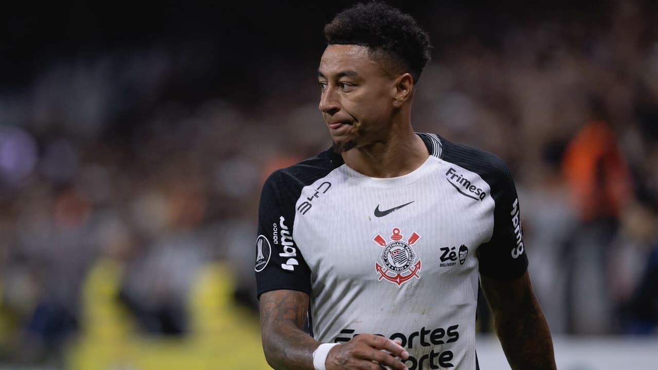 Lingard, ex-Corinthians, lamenta perda familiar: 