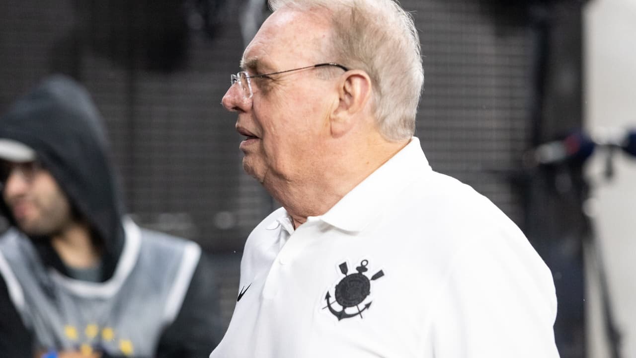 Após 'Caso Garro', Corinthians tenta resolver transferban e quitar salários