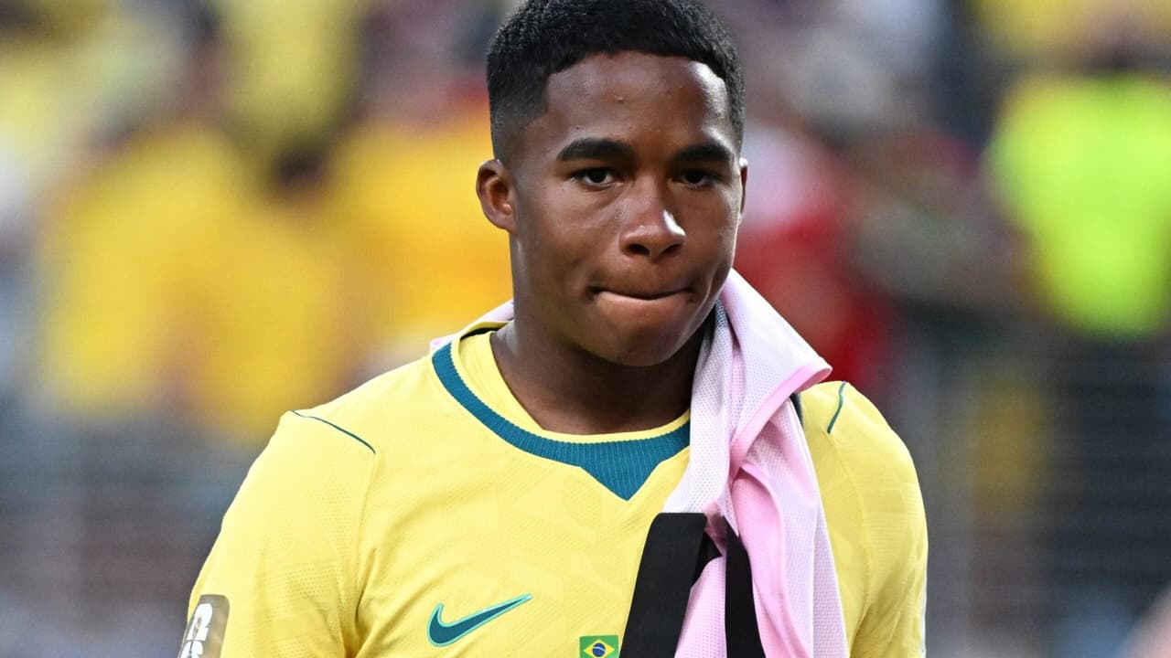 Endrick reage ao ficar no banco na estreia do Brasil na Copa