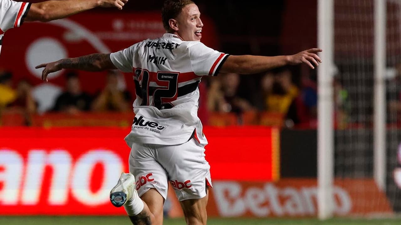 Maik volta a ser observado pela comissão técnica do São Paulo