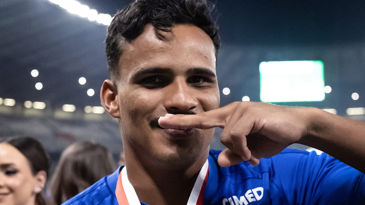 Kaiki a caminho do Como: Cruzeiro se prepara para reconfigurar defesa com Rojas entre os reforços
