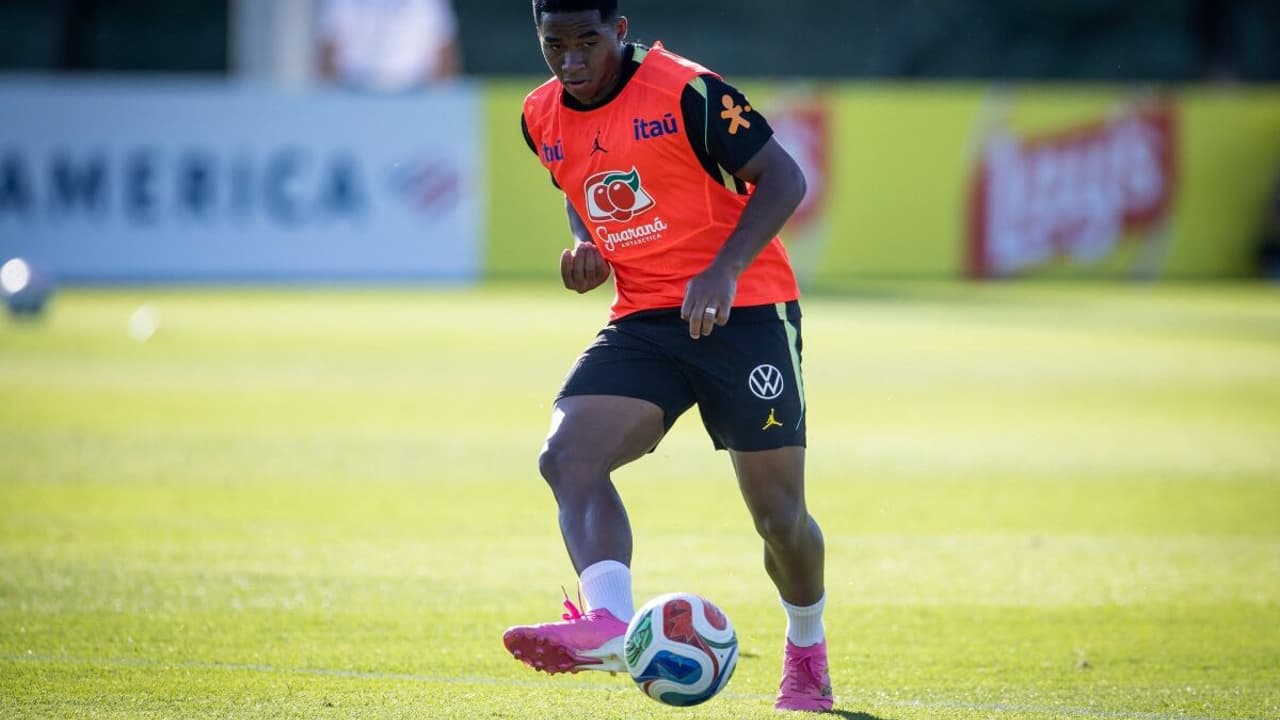 Endrick encanta torcida com golaço em treino da Seleção rumo à Copa — Futebol
