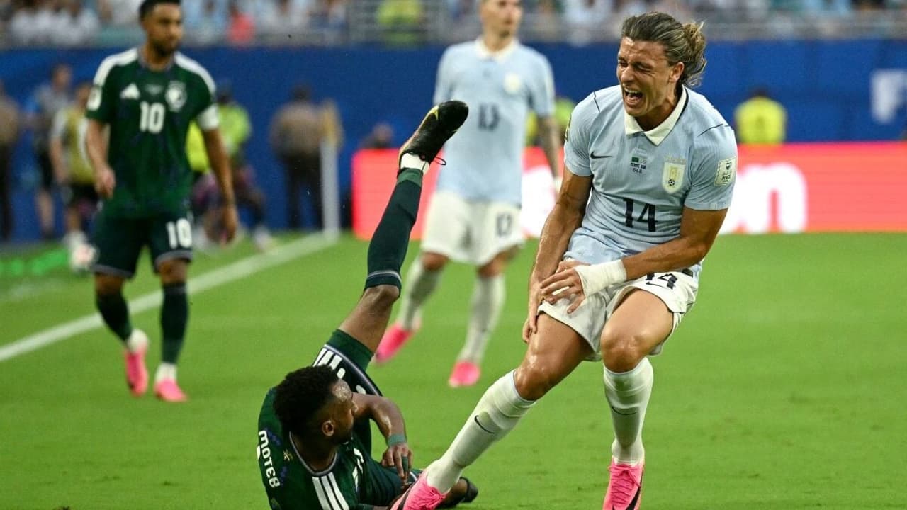 Canobbio no Uruguai: Atuação em empate na Copa do Mundo divide torcida