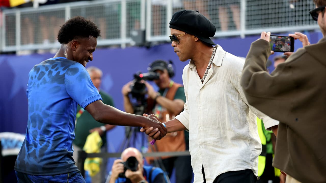 Vini Jr supera Ronaldinho Gaúcho com gol e assistência na vitória do Brasil sobre o Haiti