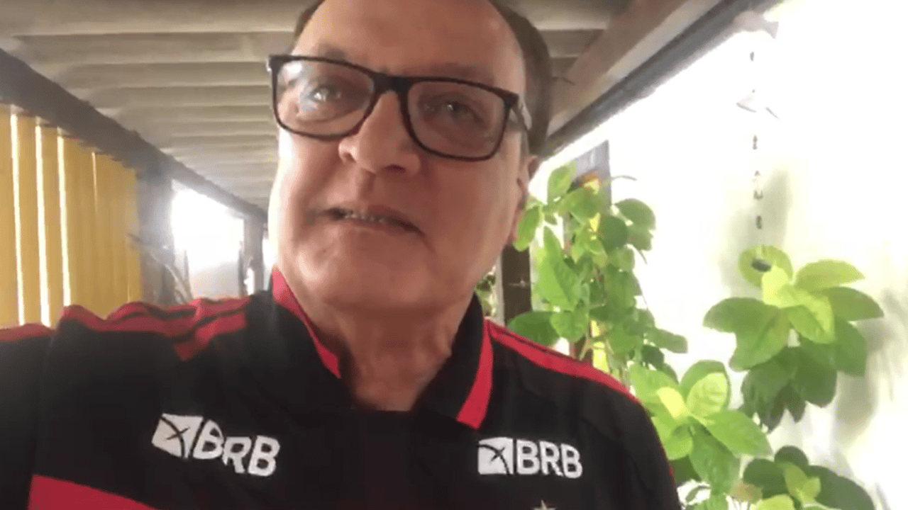 Leandro Dando um Show: Lançamento de Gravura Exclusiva Atraí Torcedores no Museu do Flamengo