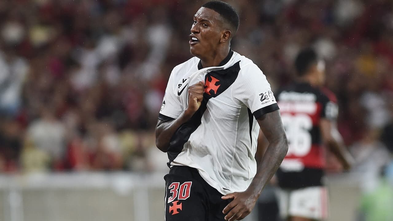 Vasco confirma extensão de empréstimo de Robert Renan até o fim de 2026 — Futebol