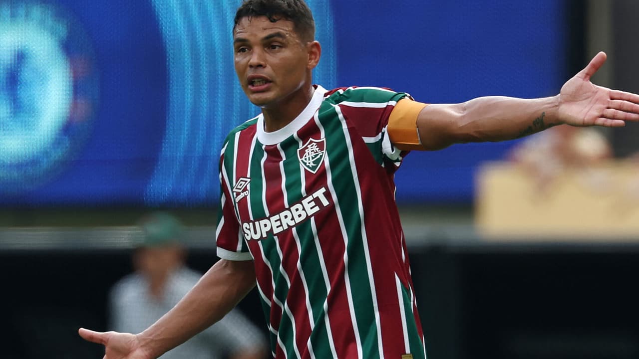 Hulk e Thiago Silva não estreiam contra o Bragantino devido à janela de transferências