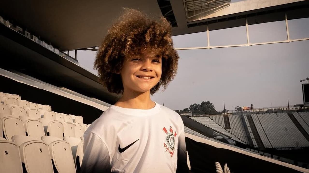 Corinthians rebate pai de Lucas Flora e acusa contatos irregulares com clubes da Série A — Futebol